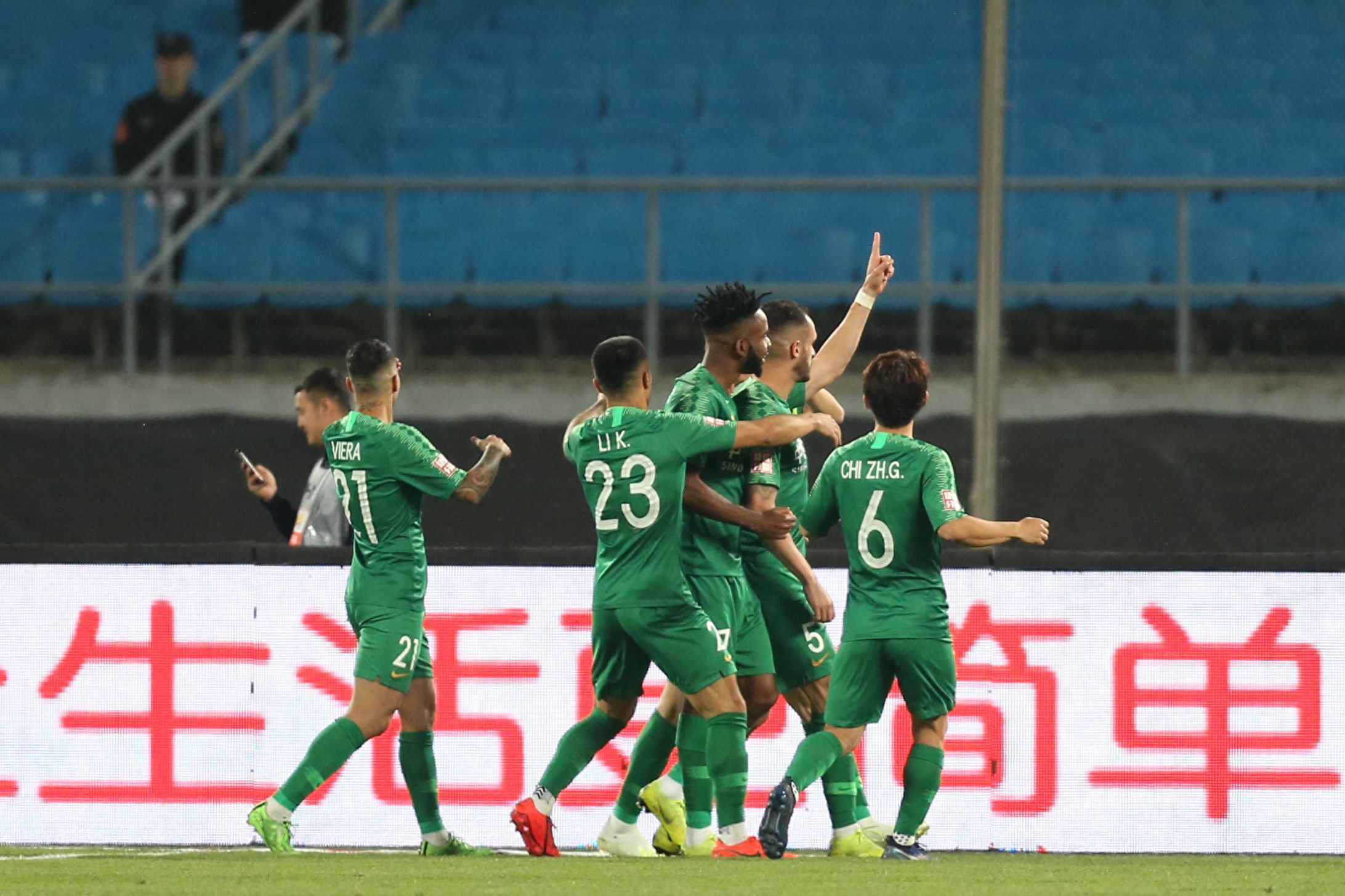 足球——中超：北京中赫國(guó)安勝河南建業(yè)