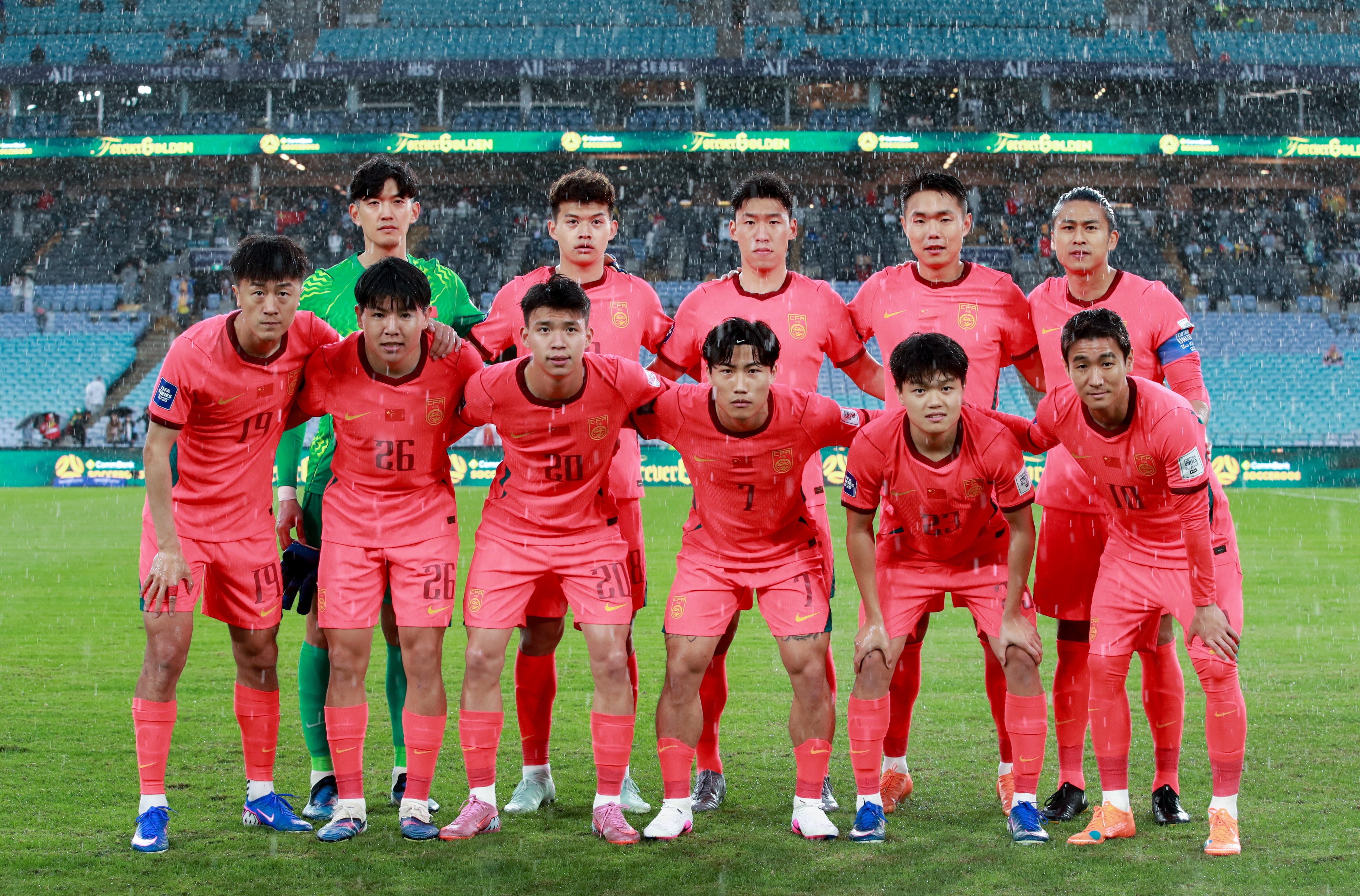 中國男足征戰世界杯歷史_中國男足戰勝庫拉索 2026國際足聯系列賽 邵佳一執教首秀