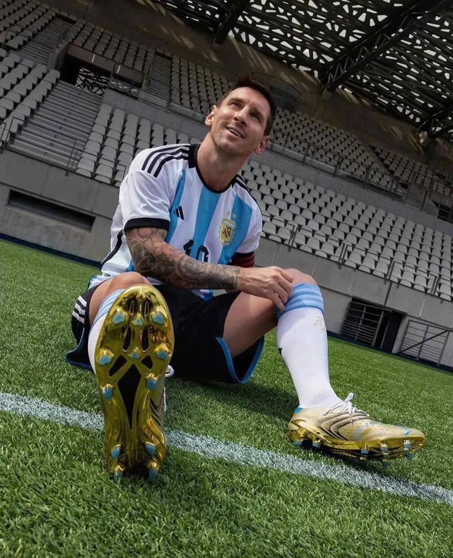 耐克阿迪世界杯歷史_adidas黃金戰(zhàn)靴梅西最后之旅_世界杯32支球隊卡塔爾開踢