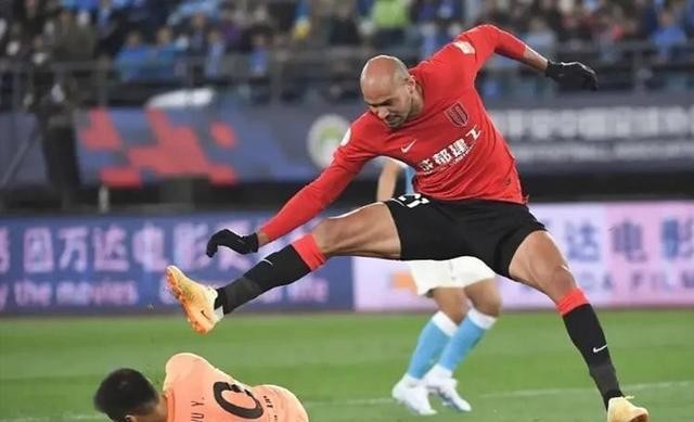 2026中超聯(lián)賽_賽季走勢對比 遼寧鐵人 成長陣痛 vs 成都蓉城 守成壓力_2026年5月5日 遼寧鐵人 對陣 成都蓉城 中超聯(lián)賽分析