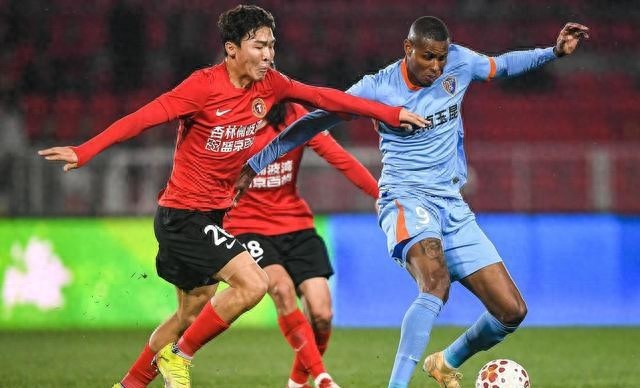 隨著泰山2-1+玉昆2-1+海牛3-1,中超最新積分榜出爐:蓉城31分