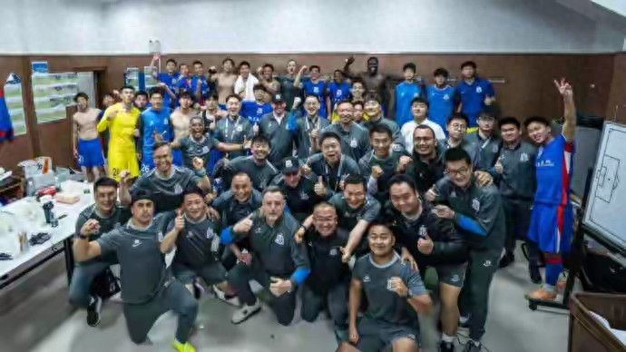 中超-吳曦點射 申花3-0河南豪取五連勝 若無罰分下一輪即是榜首大戰