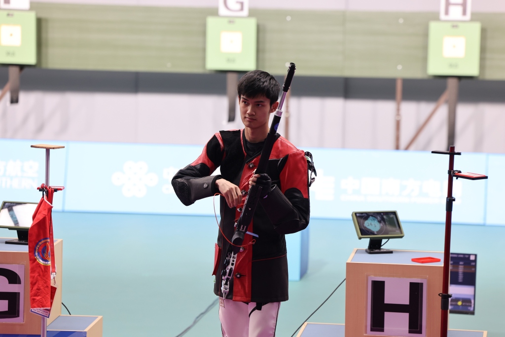盛李豪